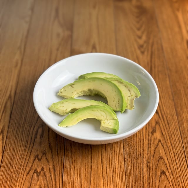 1/2 Sliced Avocado.